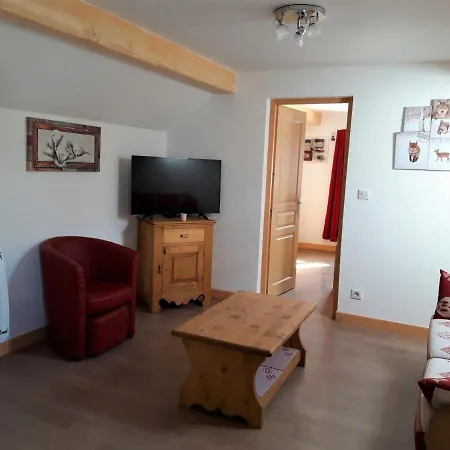 Spacieux 3*, 1er Etage D'un Chalet, Centre Village, Proche Commerces Et Pistes, 200m Des Pistes - Fr-1-618-3