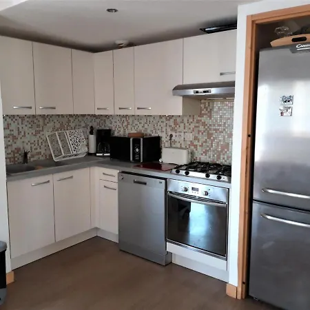 Spacieux 3*, 1er Etage D'un Chalet, Centre Village, Proche Commerces Et Pistes, 200m Des Pistes - Fr-1-618-3 *